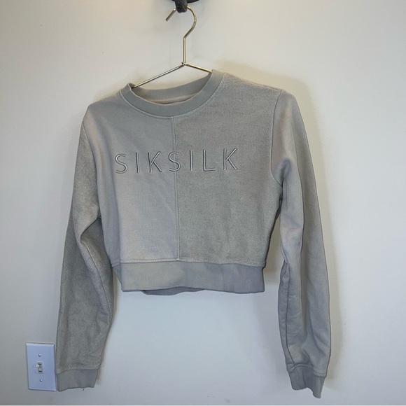 Siksilk Tops - SikSilk Cropped Sweatshirt Greige Colorblock Logo Pullover US 6